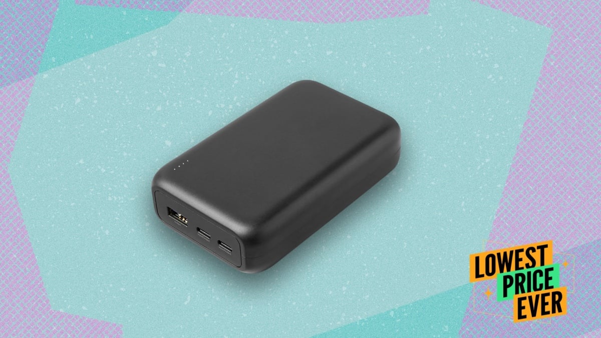 Amazon Basics 20,000mAh Power Bank Drops to $12.99 on Woot