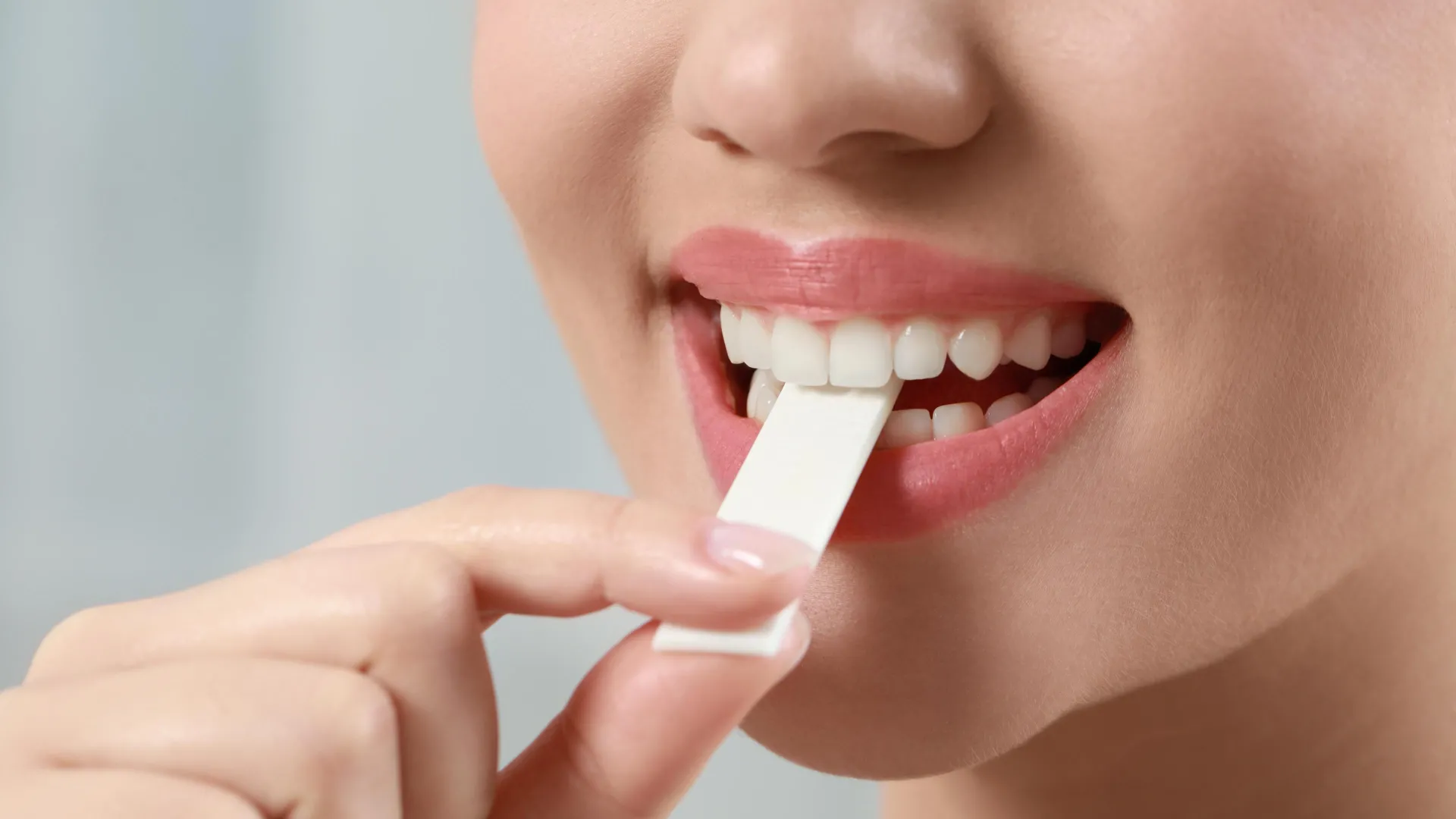 Bioengineered Chewing Gum Targets Viruses and Bacteria Linked to Head and Neck Cancer