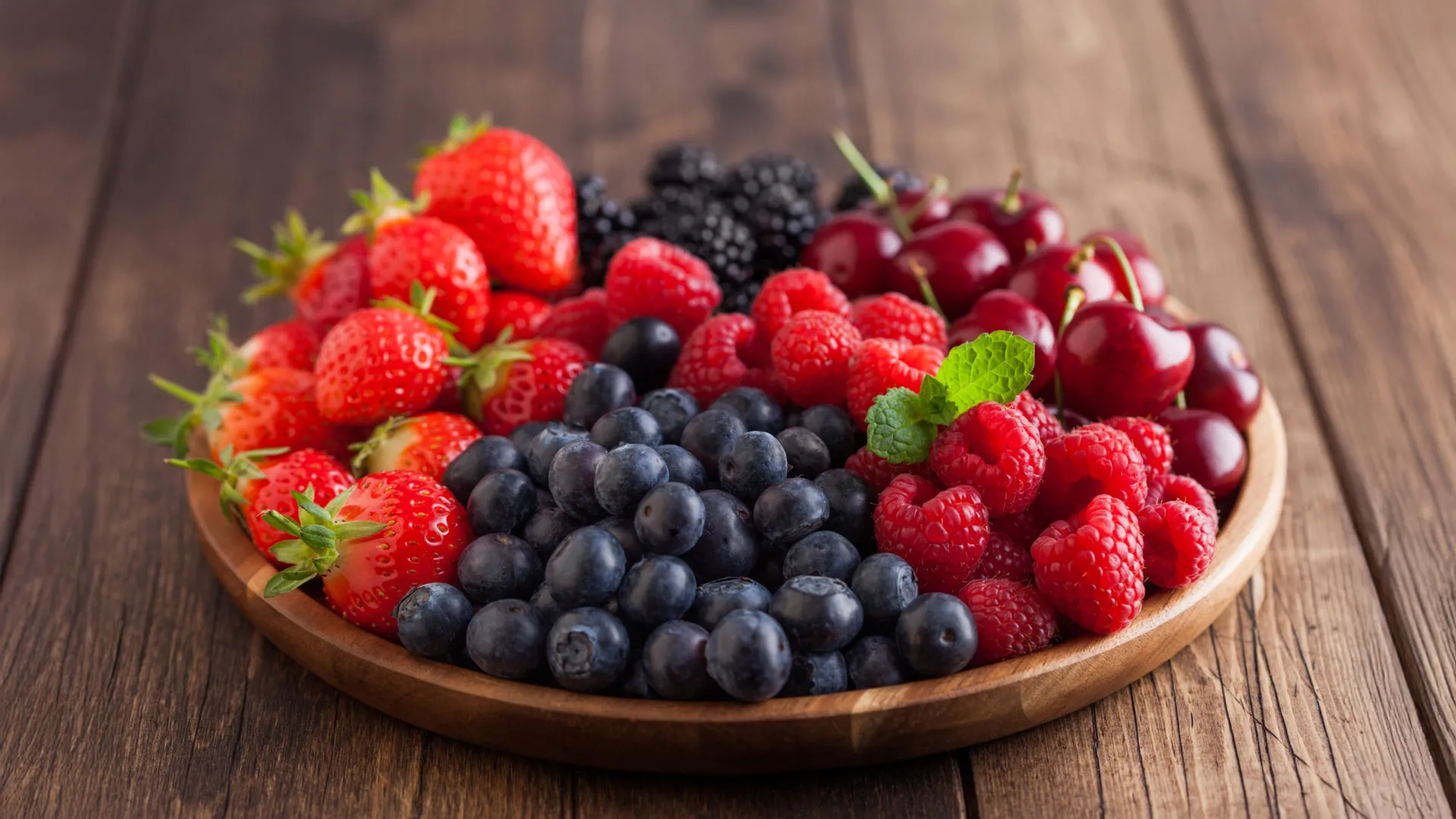 Specific Fruit and Tea Choices Boost Flavanol Intake for Heart Health