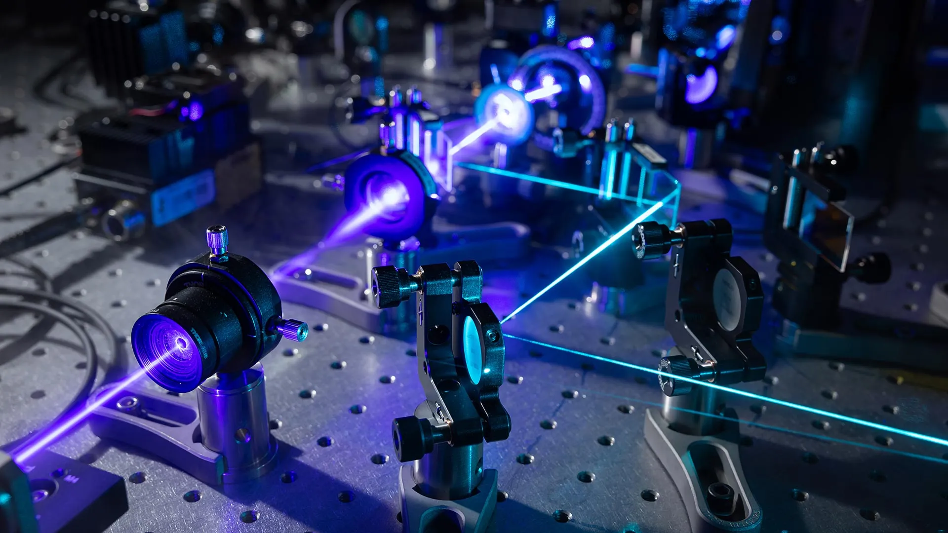 Stanford's Label-Free Microscope Reveals Living Cells at 120 Nanometers